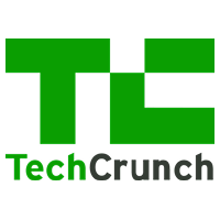 Las letras TC en bloque verde aparecen sobre el nombre TechCrunch, escrito en verde y gris, sobre un fondo negro.